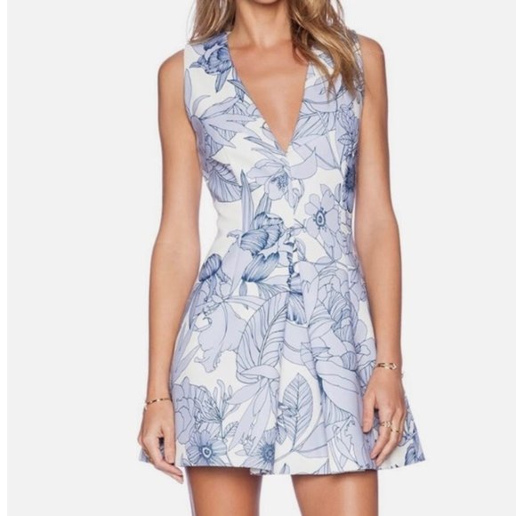 $200 Sz S Revolve Keepsake Steal the Light Blue White Floral Mini Skater Dress - Picture 1 of 9